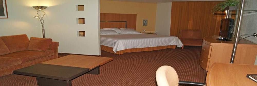 Hotel Mercury Inn Queretaro Bagian luar foto