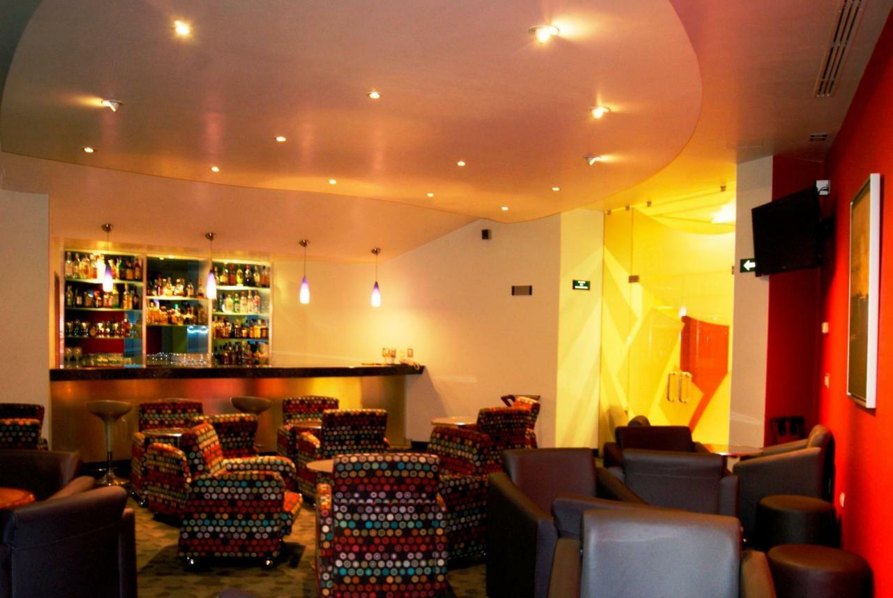 Hotel Mercury Inn Queretaro Bagian luar foto