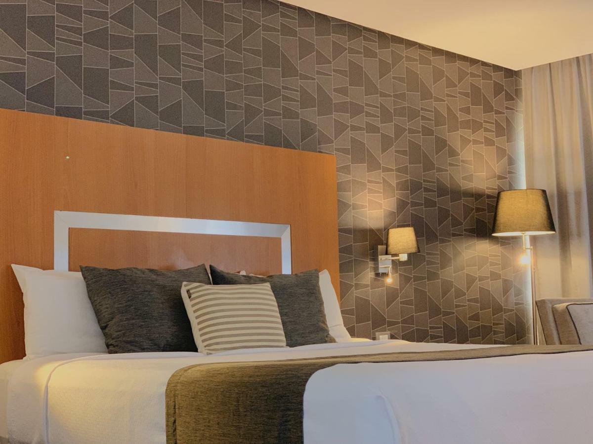 Hotel Mercury Inn Queretaro Bagian luar foto